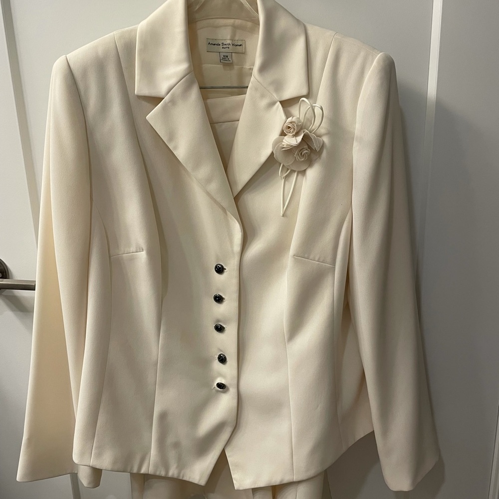 Amanda Smith 3-piece suit